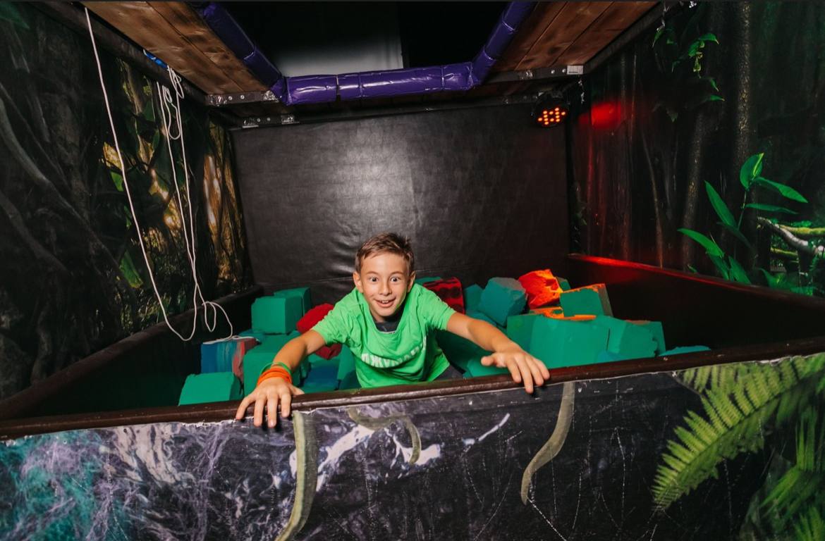 Масштабное оборудование, декорации и реквизит